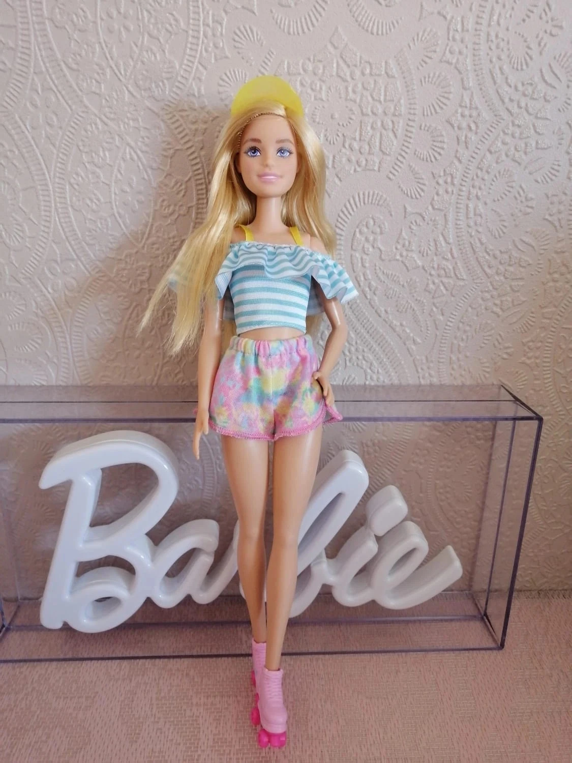 Barbie prête à faire du roller